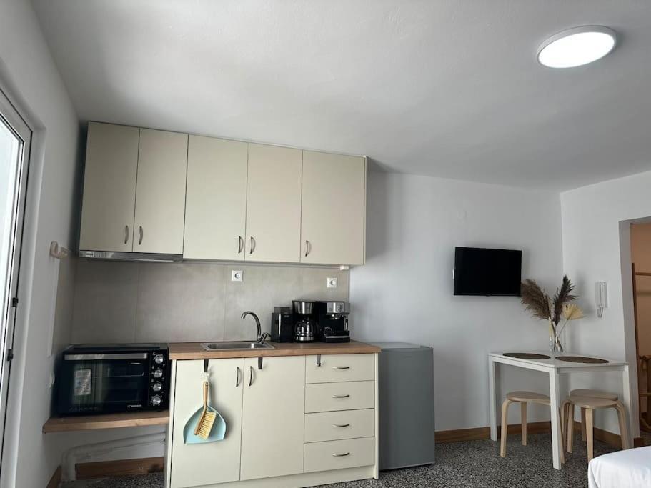 Mk City Apartment Near Dowtown イラクリオン エクステリア 写真